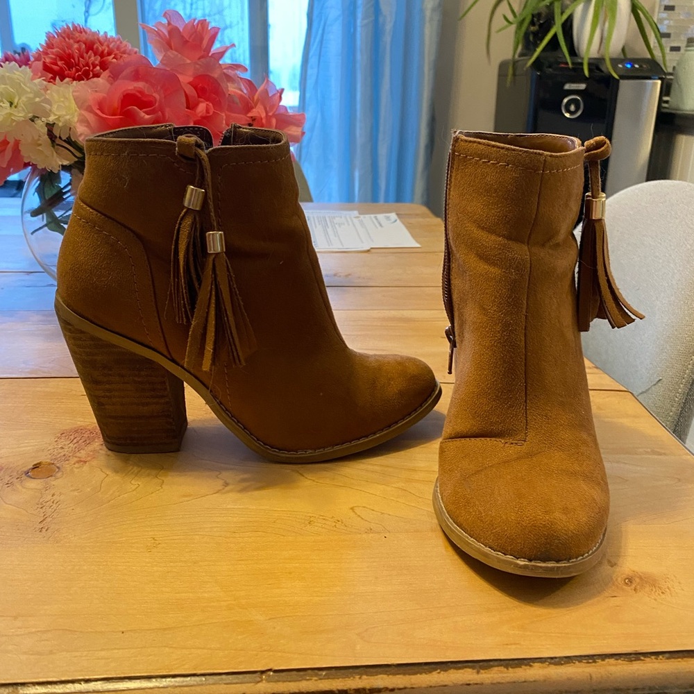 Women's Tan Suede Tassel Ankle Boots
